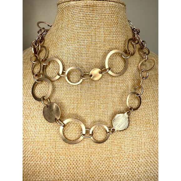 Loft Long Gold-Tone Necklace With Interlocking Circle Design & Textured Details - Picture 5 of 10